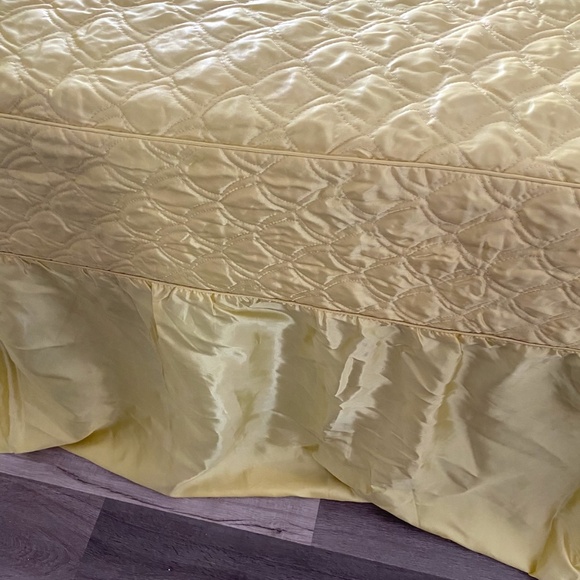 VTG 1940s Chartreuse Rayon Coverlet Bedspread Twin or Full Sz - Picture 6 of 7